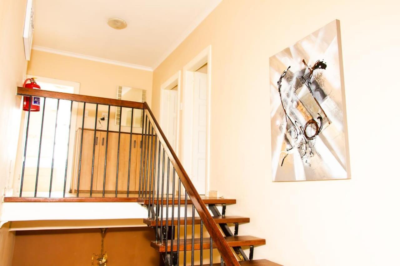 Lacasa Bellville Guesthouse Cape Town Luaran gambar