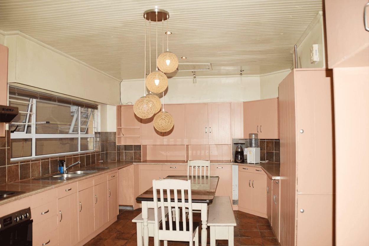 Lacasa Bellville Guesthouse Cape Town Luaran gambar